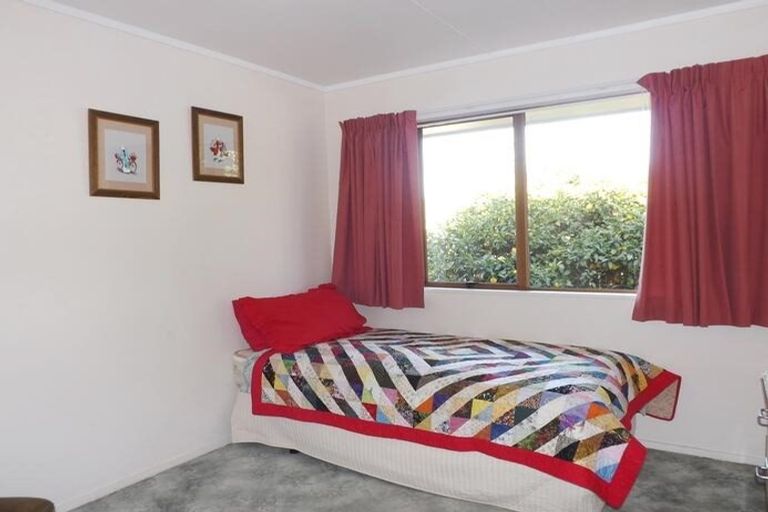 Photo of property in 10 Te Kama Street, Levin, 5510