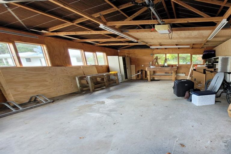 Photo of property in 56 Pokohiwi Road, Normandale, Lower Hutt, 5010