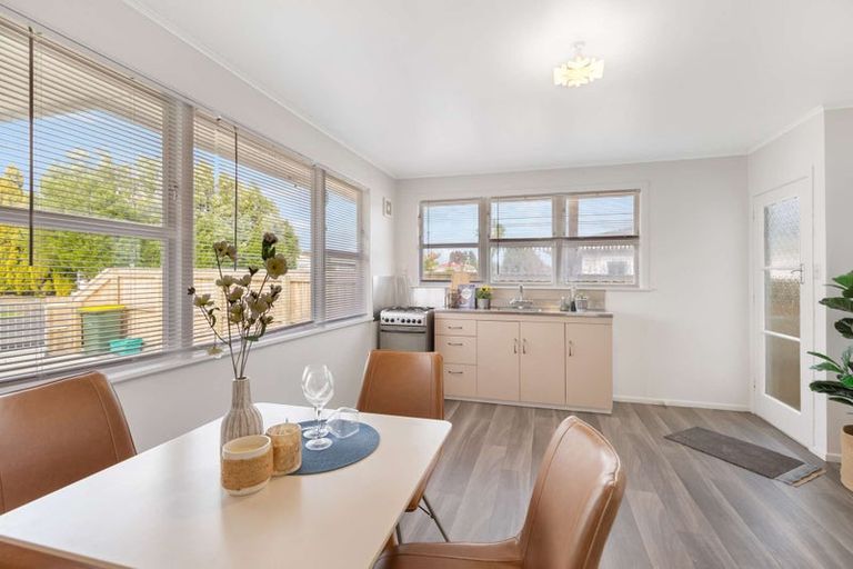 Photo of property in 27 Freyberg Street, Levin, 5510