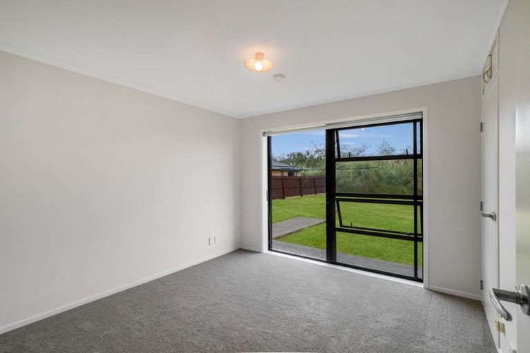 Photo of property in 19 Aitkenhead Court, Parakai, 0830