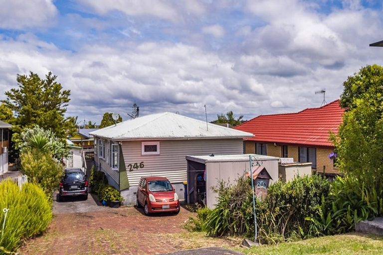 Photo of property in 246 Wairau Road, Glenfield, Auckland, 0627