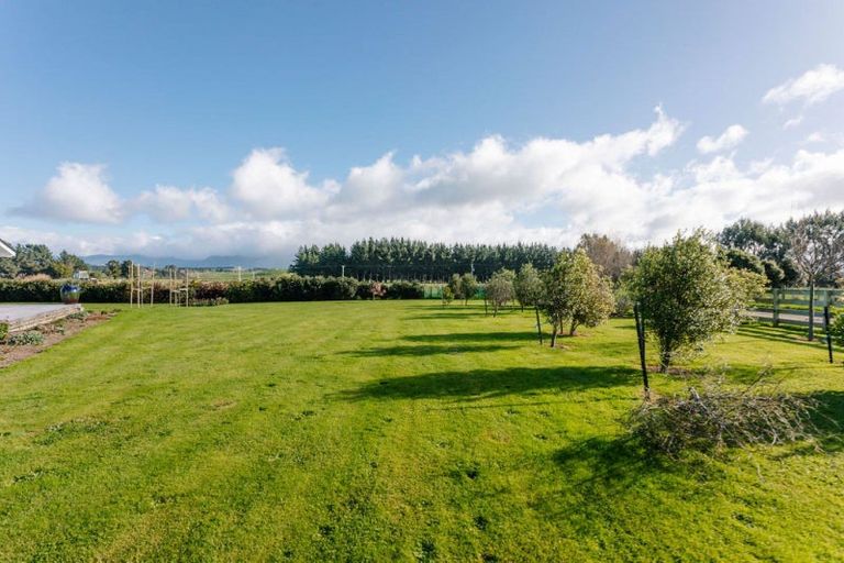 Photo of property in 77120a State Highway 2, Dannevirke, 4977