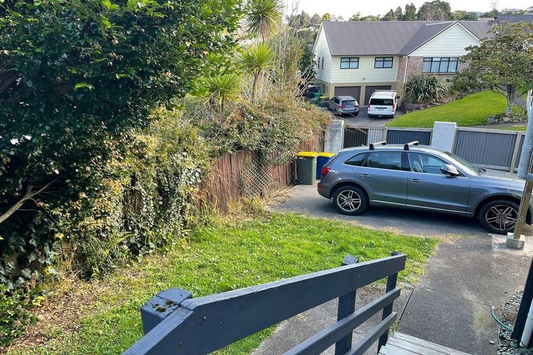 Photo of property in 42 Holyoake Place, Chatswood, Auckland, 0626