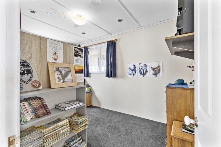 Photo of property in 12 Collins Crescent, Feilding, 4702