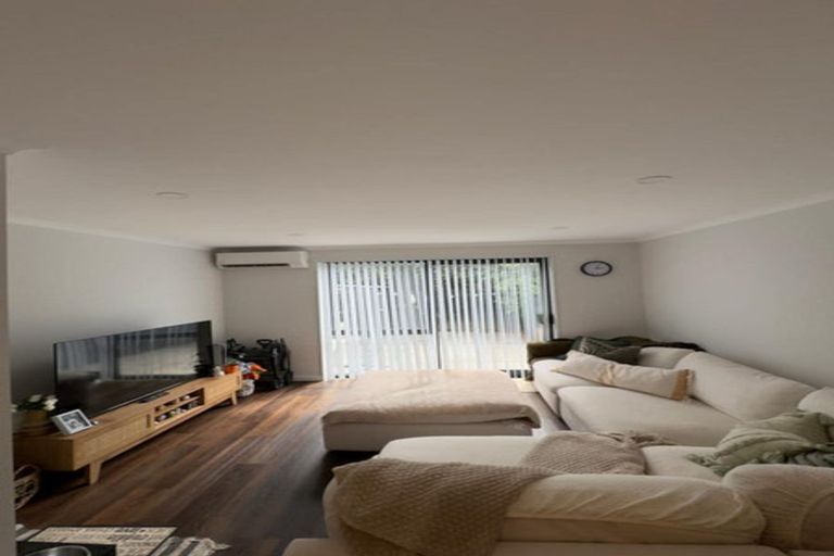 Photo of property in 30 Wharara Lane, Massey, Auckland, 0614