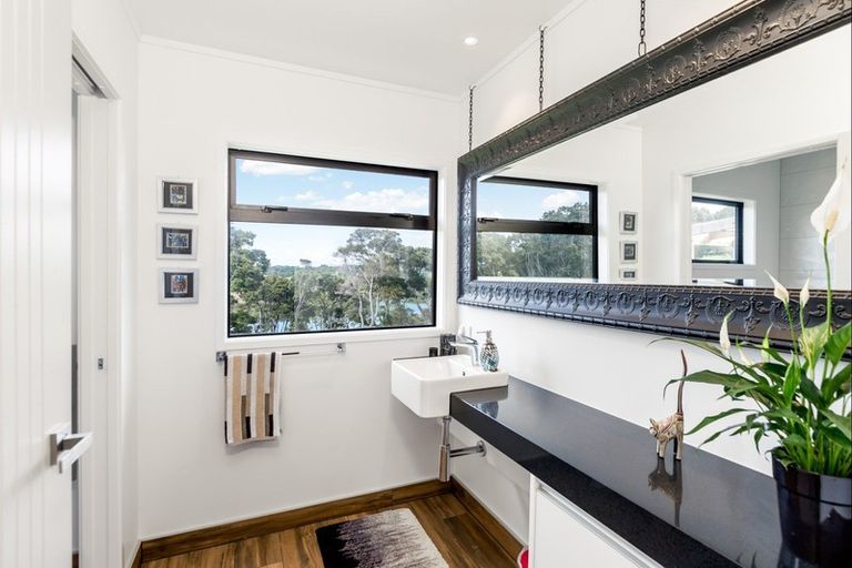 Photo of property in 143 Whangaparaoa Road, Red Beach, 0932