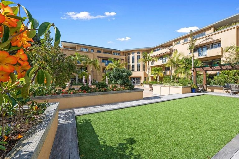 Photo of property in 2c/7-11 Bute Road, Browns Bay, Auckland, 0630