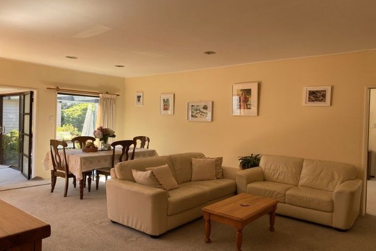Photo of property in 18 Corrondella Grove, Belmont, Lower Hutt, 5010