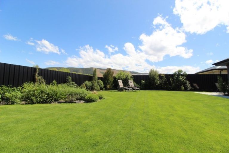 Photo of property in 18 Eric Batchelor Place, Waimate, 7924
