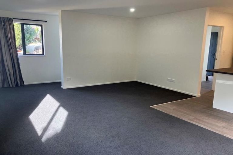 Photo of property in 548b Glenfield Road, Glenfield, Auckland, 0629