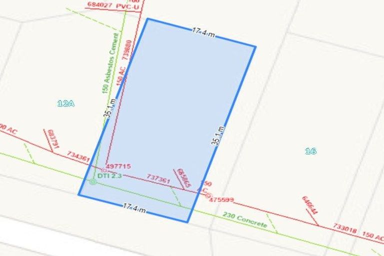 Photo of property in 2/14a Kurnell Drive, Botany Downs, Auckland, 2010