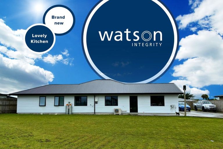 Photo of property in 8 Ash Close, Levin, 5510