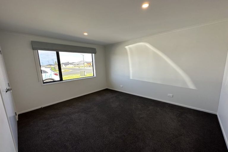 Photo of property in 14 Kahukaka Road, One Tree Point, 0118