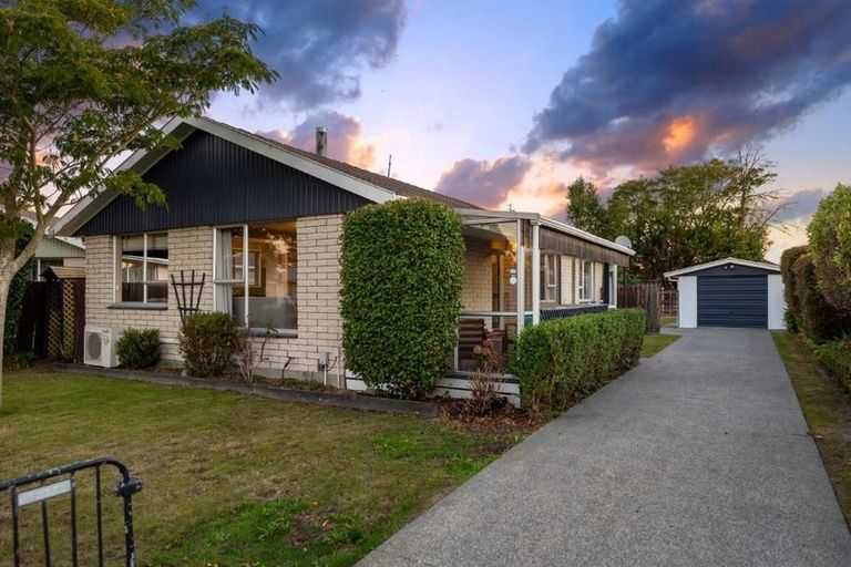 Photo of property in 12 Malabar Crescent, Broomfield, Christchurch, 8042