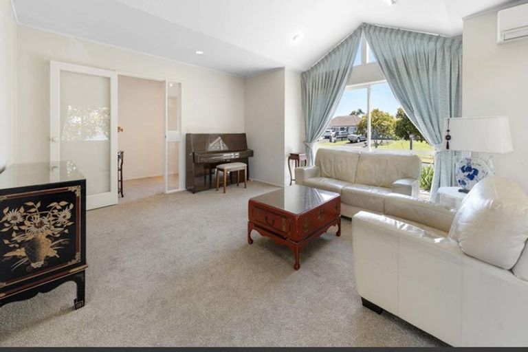 Photo of property in 18 Amberwood Drive, Northpark, Auckland, 2013