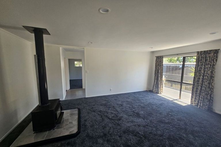 Photo of property in 16 Limond Street, Randwick Park, Auckland, 2105