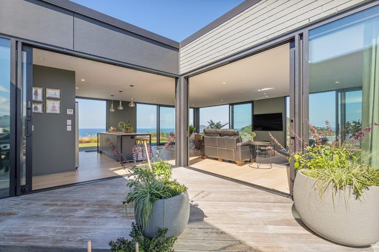 Photo of property in 7 Mason Rise, Tairua, 3508