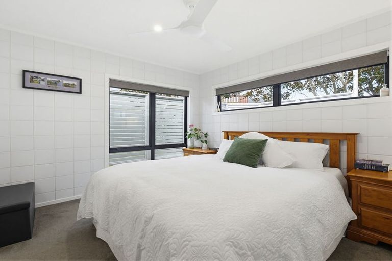 Photo of property in 1/15 Claresholm Place, Mangere Bridge, Auckland, 2022