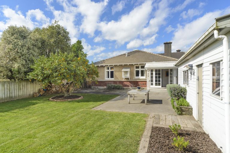 Photo of property in 8 Annandale Avenue, Takaro, Palmerston North, 4410