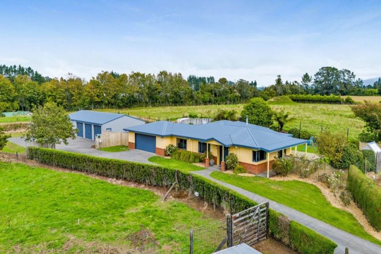 Photo of property in 1758 Mountain Road, Inglewood, 4386