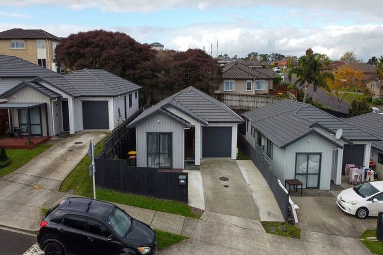 Photo of property in 113 Tiriwa Drive, Massey, Auckland, 0614