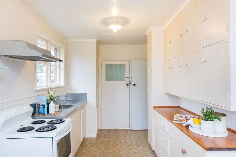 Photo of property in 6 Tilbury Avenue, Hokowhitu, Palmerston North, 4410