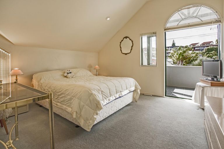 Photo of property in 2/63 Hattaway Avenue, Bucklands Beach, Auckland, 2012