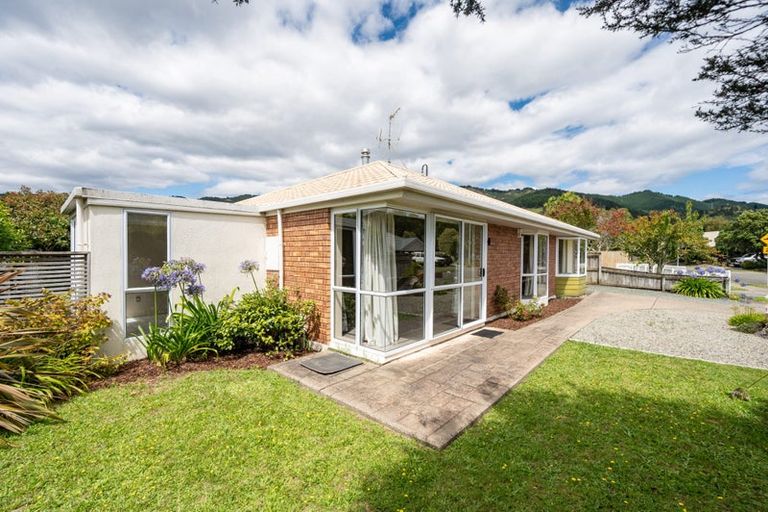 Photo of property in 33 Rochfort Drive, Richmond, 7020