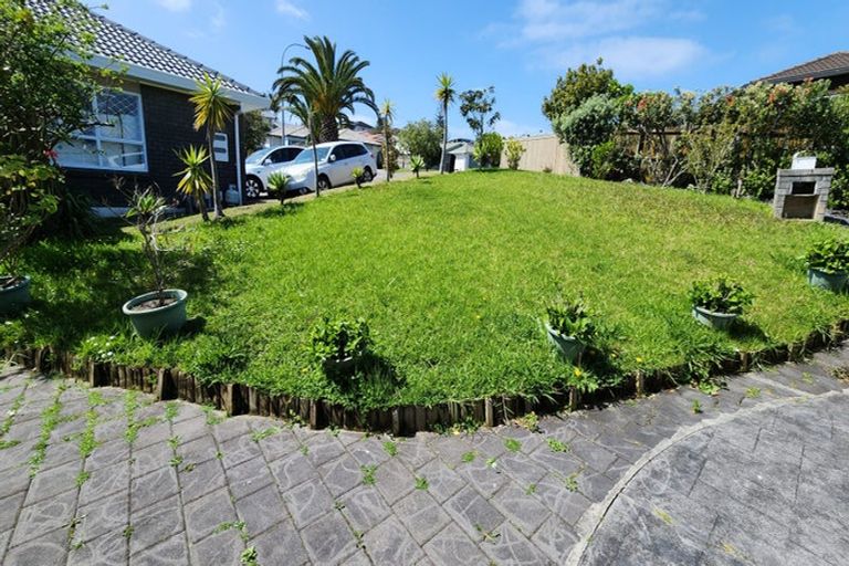 Photo of property in 20 Mercury Lane, Windsor Park, Auckland, 0632