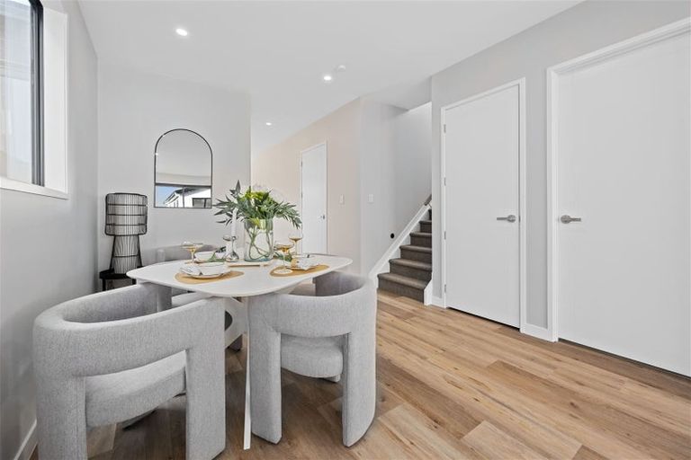 Photo of property in 14 Pohewa Road, Silverdale, 0932