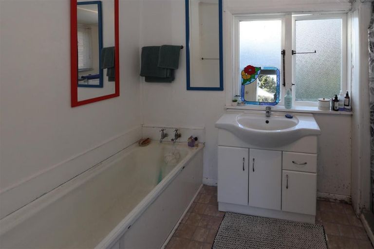 Photo of property in 14 Charles Road, Hannahs Bay, Rotorua, 3010