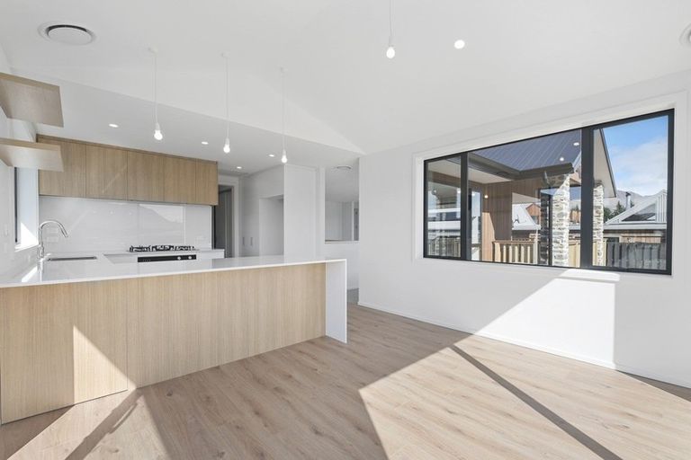 Photo of property in 13 Bargour Street, Wanaka, 9305