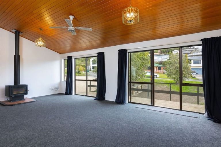 Photo of property in 12 Rimu Terrace, Waikawa, Picton, 7220