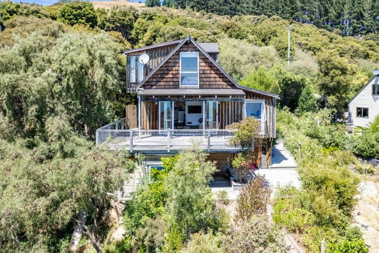 Photo of property in 58 Onuku Road, Akaroa, 7520