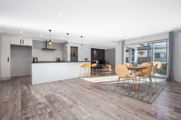 Photo of property in 13 Atherton Terrace, Churton Park, Wellington, 6037