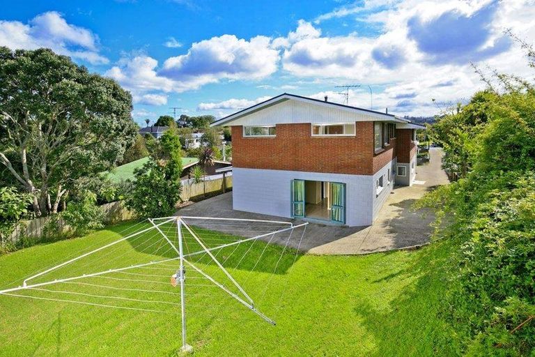 Photo of property in 121 Beach Haven Road, Beach Haven, Auckland, 0626