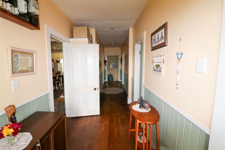 Photo of property in 7 Ruahine Street, Dannevirke, 4930