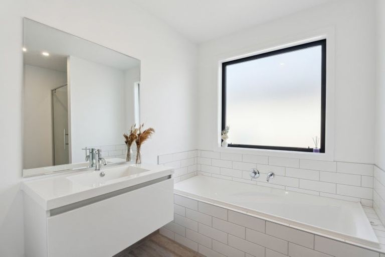 Photo of property in 23 Peterley Road, Lower Shotover, Queenstown, 9304