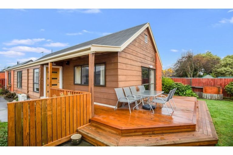 Photo of property in 2/21 Ensign Street, Halswell, Christchurch, 8025
