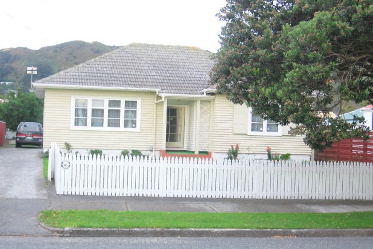 Photo of property in 4 Durham Crescent, Fairfield, Lower Hutt, 5011