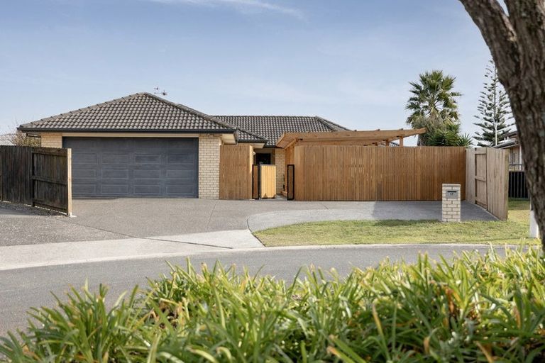 Photo of property in 17 Golden Courie Close, Papamoa Beach, Papamoa, 3118