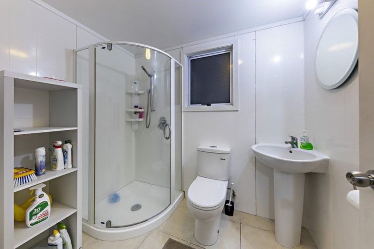 Photo of property in 1/25 Grande Vue Road, Hillpark, Auckland, 2102