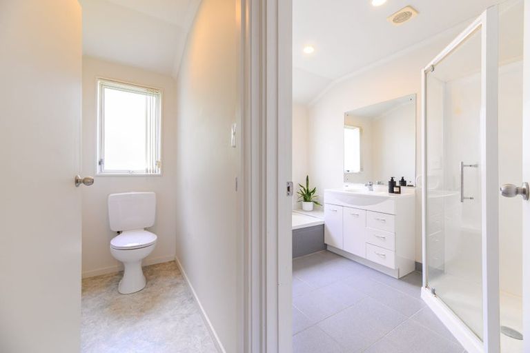 Photo of property in 13a Wharf Road, Te Atatu Peninsula, Auckland, 0610