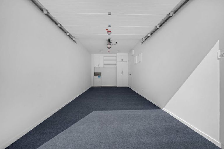 Photo of property in 9c Edgerton Road, Te Atatu Peninsula, Auckland, 0610