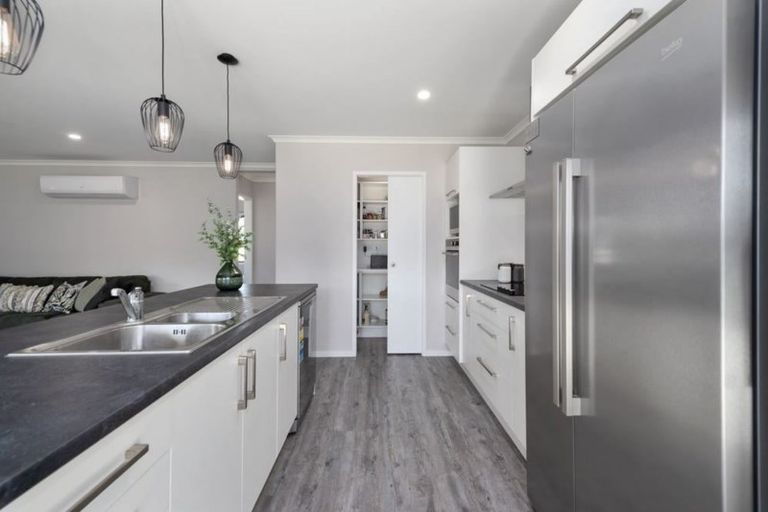 Photo of property in 27 Pukeko Way, Kinloch, Taupo, 3377