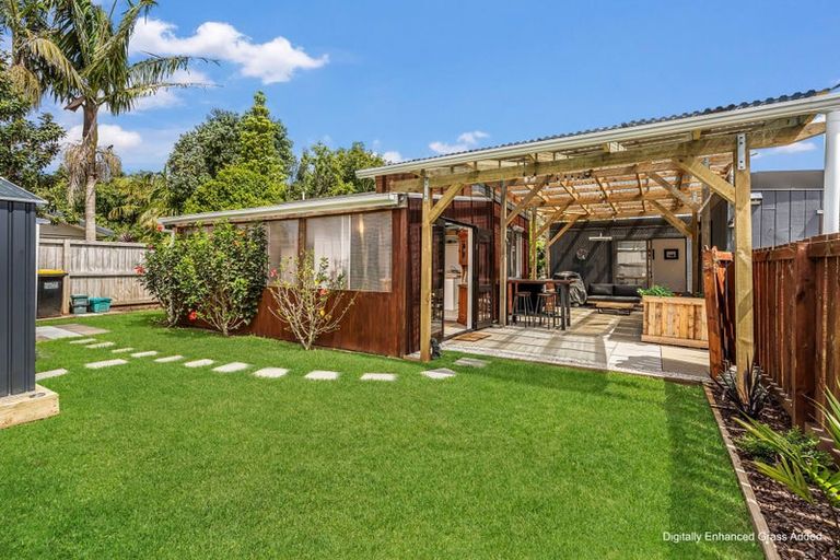 Photo of property in 17 Cook Drive, Whitianga, 3510