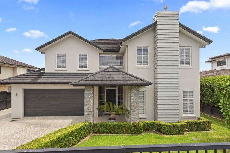 Photo of property in 18 Armstrong Farm Drive, East Tamaki Heights, Auckland, 2016