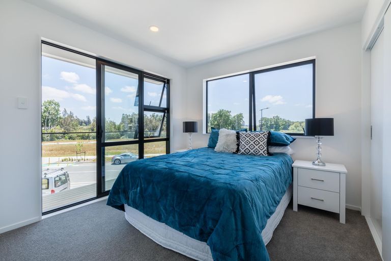 Photo of property in 72 Craigs Way, Hobsonville, Auckland, 0616