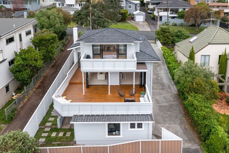 Photo of property in 1/45 Rangitoto Terrace, Milford, Auckland, 0620