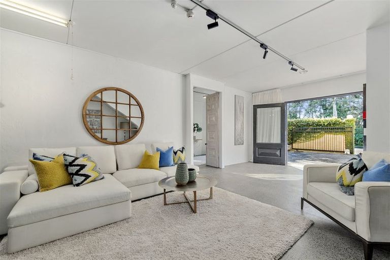 Photo of property in 1/25a Lake Road, Devonport, Auckland, 0624